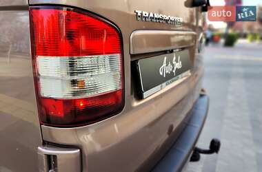 Минивэн Volkswagen Transporter 2010 в 