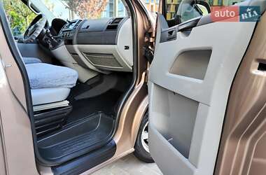 Минивэн Volkswagen Transporter 2010 в 