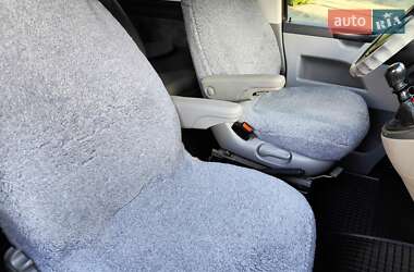 Минивэн Volkswagen Transporter 2010 в 