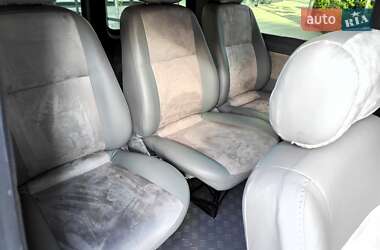 Минивэн Volkswagen Transporter 2010 в 