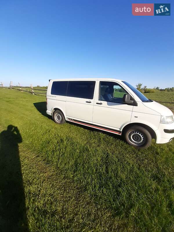 Минивэн Volkswagen Transporter 2008 в Сарнах