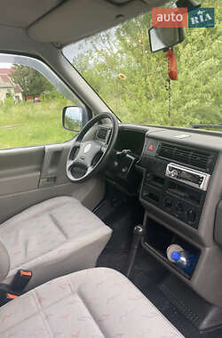 Мінівен Volkswagen Transporter 2001 в 