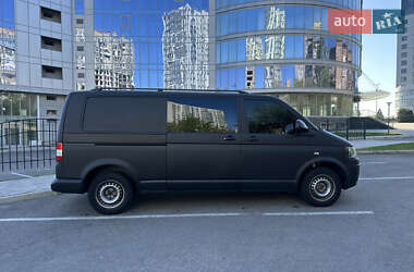 Вантажний фургон Volkswagen Transporter 2010 в 