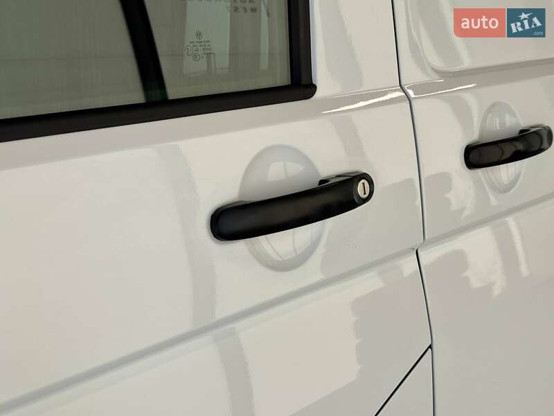 Вантажний фургон Volkswagen Transporter 2018 в Львові