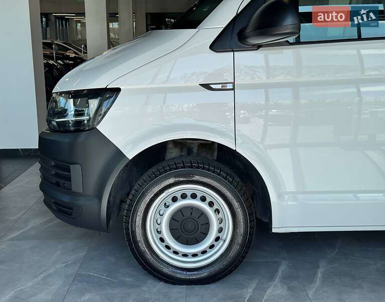 Вантажний фургон Volkswagen Transporter 2018 в Львові