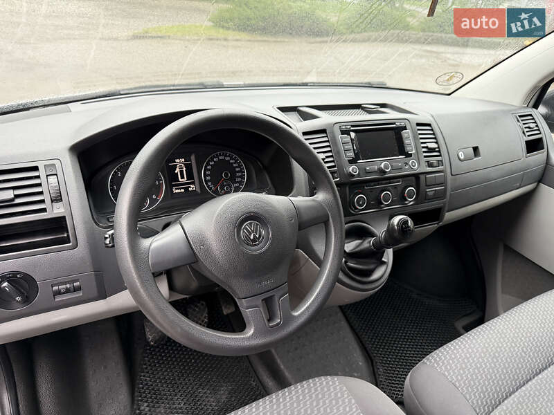 Мінівен Volkswagen Transporter 2016 в Кременці