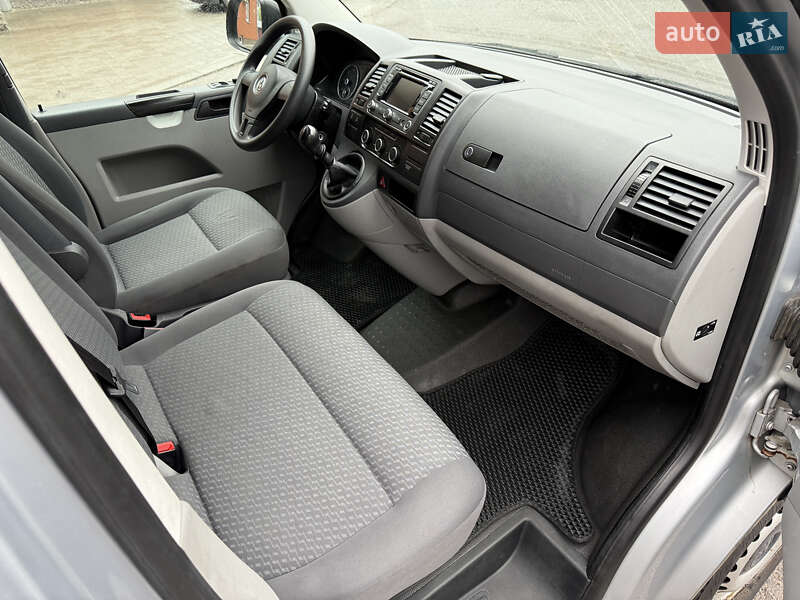 Мінівен Volkswagen Transporter 2016 в Кременці
