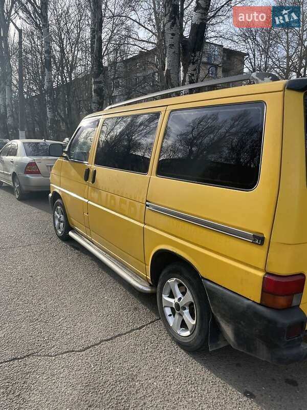 Мінівен Volkswagen Transporter 2000 в 