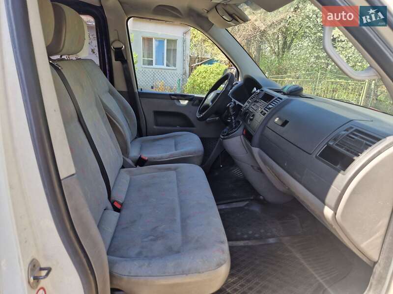 Минивэн Volkswagen Transporter 2004 в Ровно
