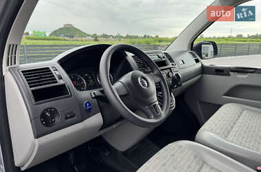 Минивэн Volkswagen Transporter 2013 в 