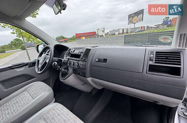 Минивэн Volkswagen Transporter 2013 в 