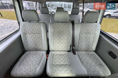 Минивэн Volkswagen Transporter 2013 в 