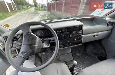 Вантажопасажирський фургон Volkswagen Transporter 1994 в 
