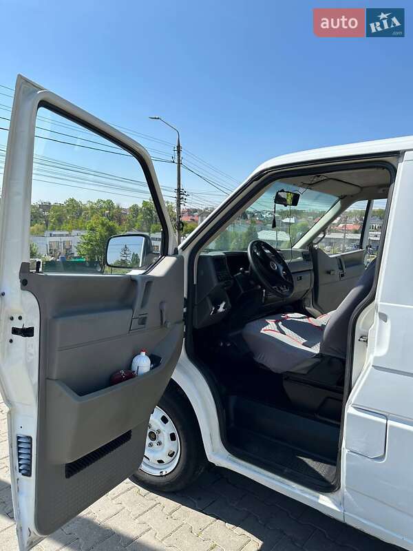 Минивэн Volkswagen Transporter 1999 в Черновцах