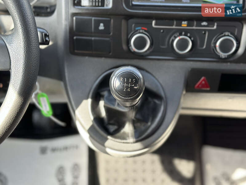 Грузопассажирский фургон Volkswagen Transporter 2013 в Кременчуге