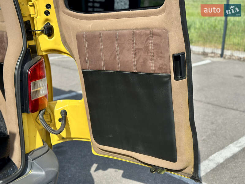 Грузопассажирский фургон Volkswagen Transporter 2013 в Кременчуге