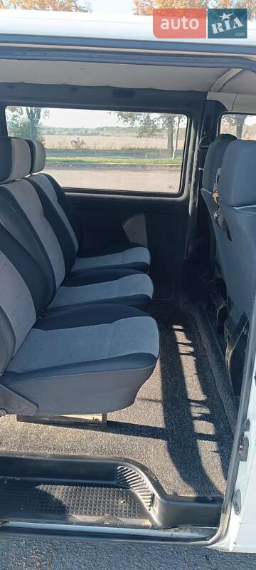 Минивэн Volkswagen Transporter 2001 в Владимире
