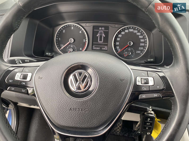 Грузовой фургон Volkswagen Transporter 2017 в Ирпене