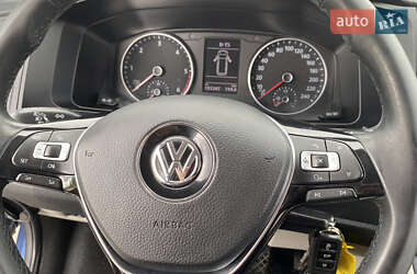 Грузовой фургон Volkswagen Transporter 2017 в 
