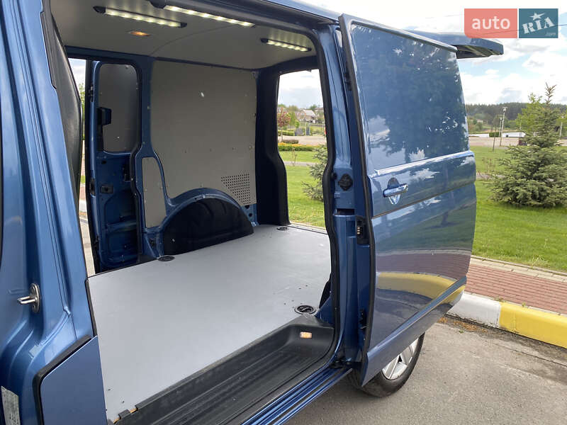 Грузовой фургон Volkswagen Transporter 2017 в Ирпене