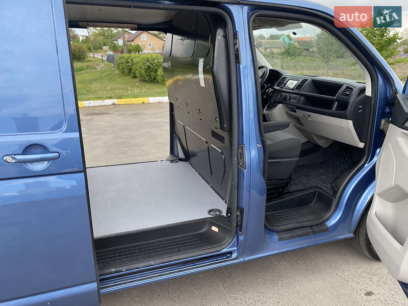 Грузовой фургон Volkswagen Transporter 2017 в Ирпене