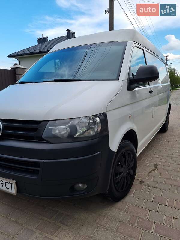 Вантажний фургон Volkswagen Transporter 2015 в 