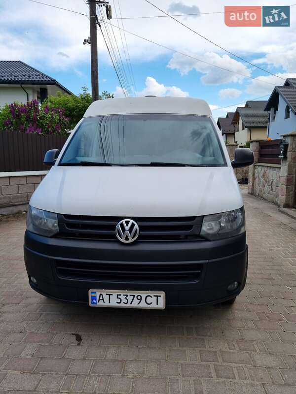 Грузовой фургон Volkswagen Transporter 2015 в Ивано-Франковске