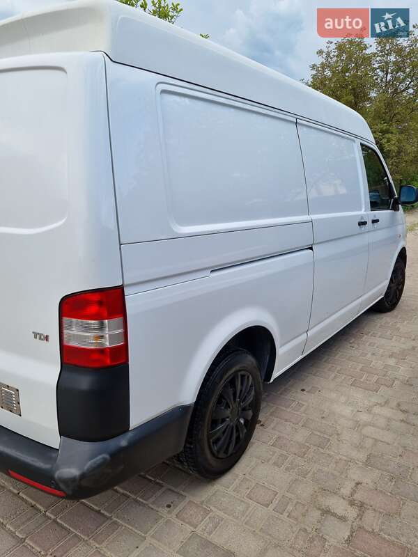 Грузовой фургон Volkswagen Transporter 2015 в Ивано-Франковске
