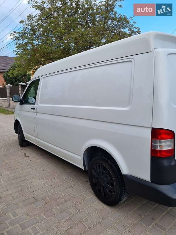 Грузовой фургон Volkswagen Transporter 2015 в Ивано-Франковске