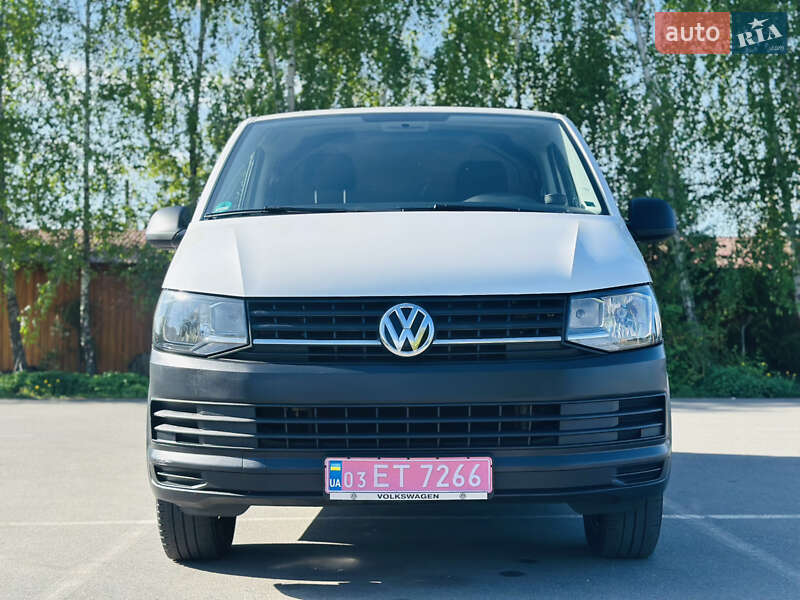 Вантажний фургон Volkswagen Transporter 2017 в Рівному