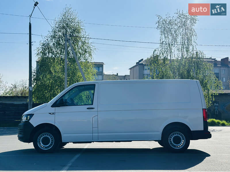 Вантажний фургон Volkswagen Transporter 2017 в Рівному