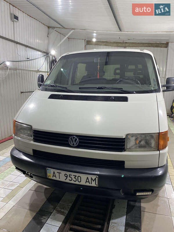 Минивэн Volkswagen Transporter 2001 в Косове