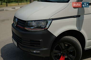 Минивэн Volkswagen Transporter 2016 в 