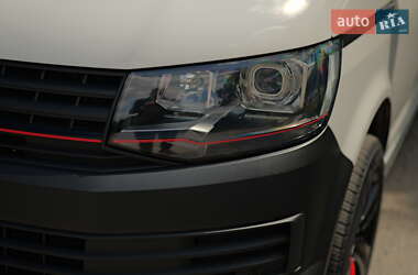 Минивэн Volkswagen Transporter 2016 в 