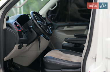 Минивэн Volkswagen Transporter 2016 в 
