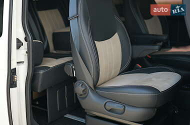 Минивэн Volkswagen Transporter 2016 в 