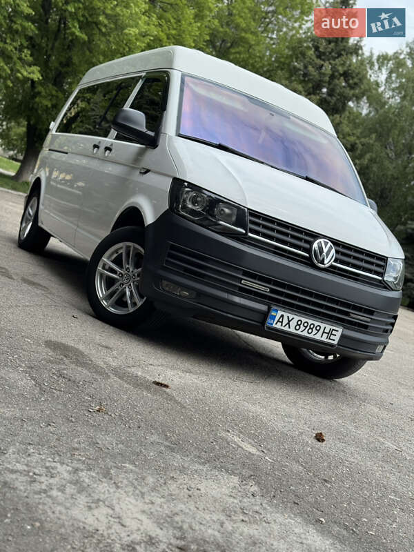 Минивэн Volkswagen Transporter 2016 в Краснограде