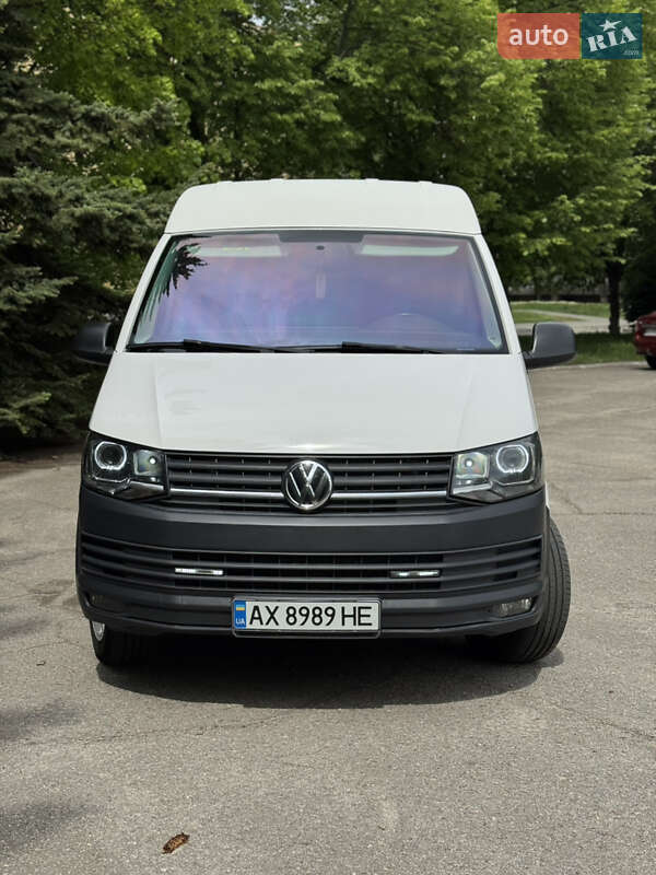 Минивэн Volkswagen Transporter 2016 в Краснограде