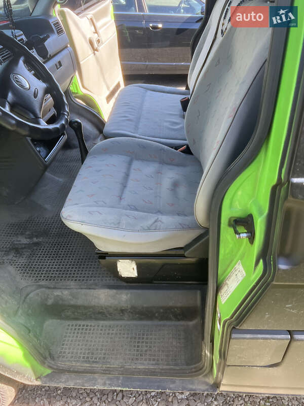 Минивэн Volkswagen Transporter 2001 в Черновцах