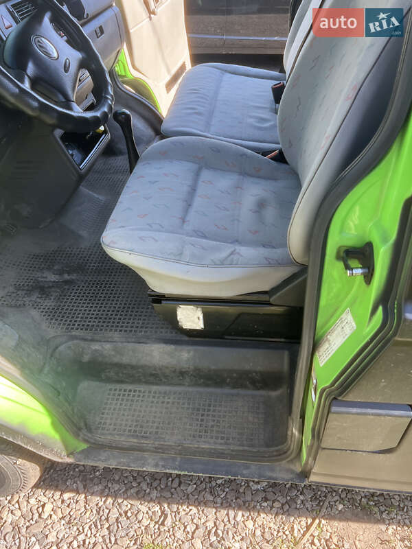 Минивэн Volkswagen Transporter 2001 в Черновцах