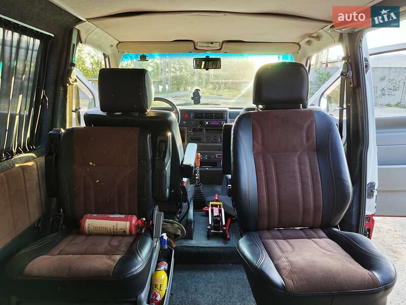 Грузопассажирский фургон Volkswagen Transporter 2000 в Харькове
