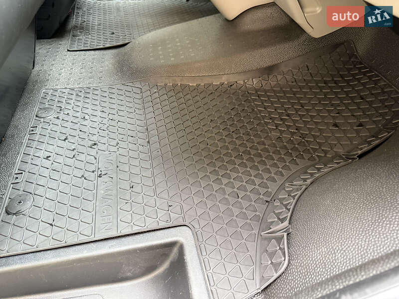 Вантажний фургон Volkswagen Transporter 2019 в Тячеві