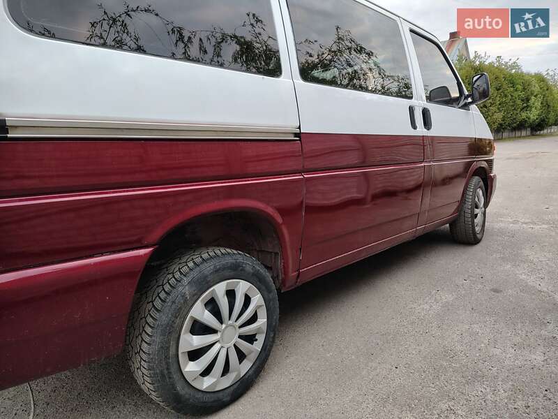 Минивэн Volkswagen Transporter 1997 в Остроге