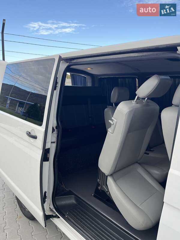 Мінівен Volkswagen Transporter 2016 в Хусті