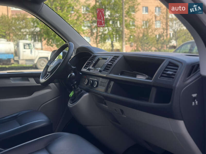 Вантажний фургон Volkswagen Transporter 2018 в Дубні