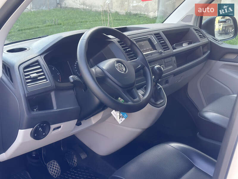 Вантажний фургон Volkswagen Transporter 2018 в Дубні
