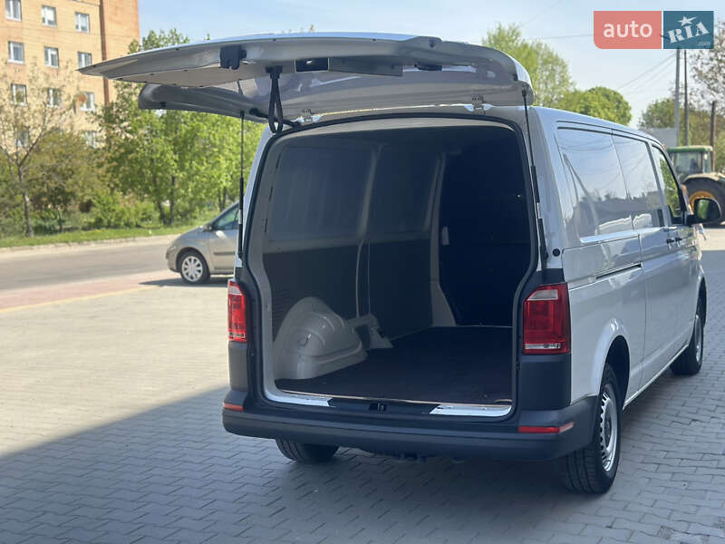 Вантажний фургон Volkswagen Transporter 2018 в Дубні