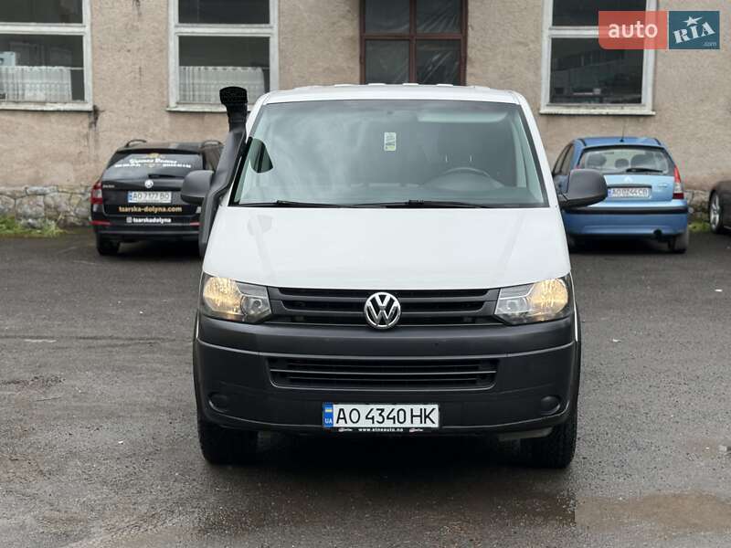 Мінівен Volkswagen Transporter 2014 в Тячеві