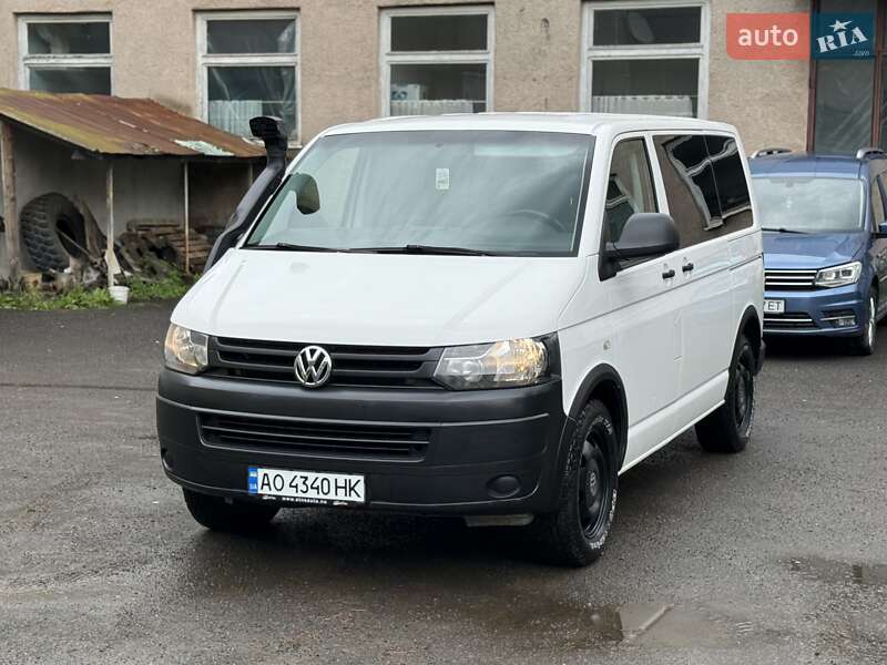 Мінівен Volkswagen Transporter 2014 в Тячеві