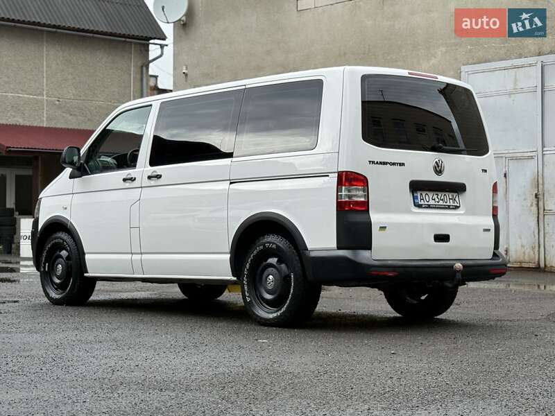 Мінівен Volkswagen Transporter 2014 в Тячеві